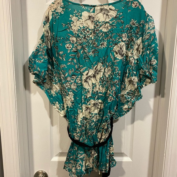 Pure Energy  Blouse With Tie - Picture 2 of 3